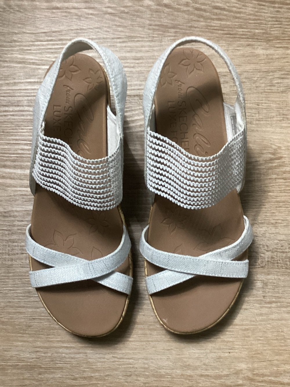 Skechers High Tea Wedge White Elastic Strap Sandals for Women Sz 9 Heel 3 inches